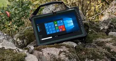 En FIDS Zelo Tablet PC i skog